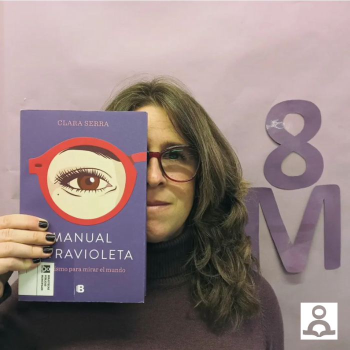 Bookface de Manual Ultravioleta de Clara Serra
